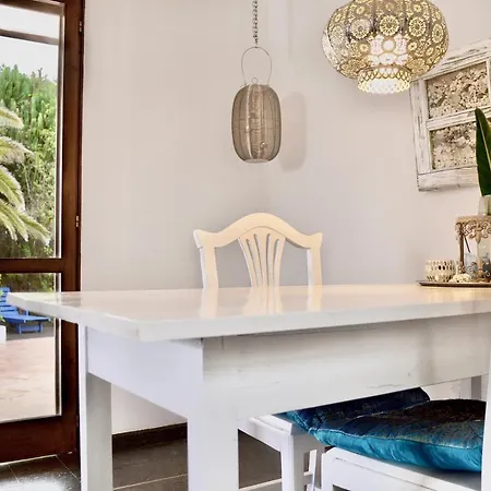 Semesterbostad Stylish House In A Real With Private Garden