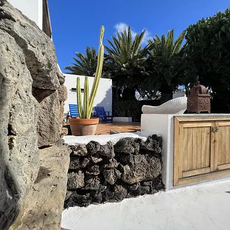 Semesterbostad Stylish House In A Real With Private Garden